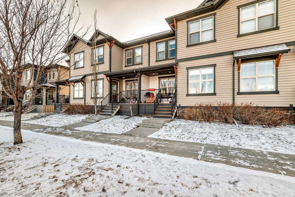 Photo of 32 Horseshoe Crescent #102, Cochrane, AB T4C 2P4 (MLS # A2283847)
