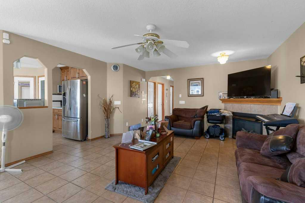 442 Saddlecreek Way NE