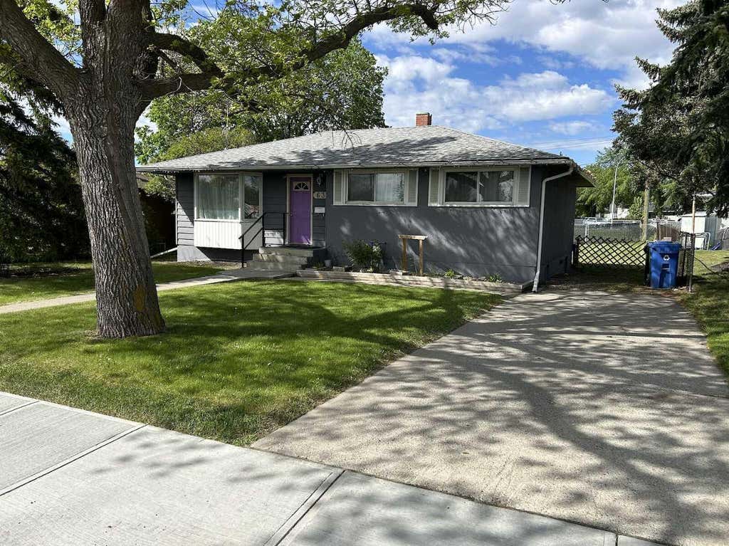 Photo of 639 Thornhill Drive NW, Calgary, AB T2K 2R9 (MLS # A2321061)