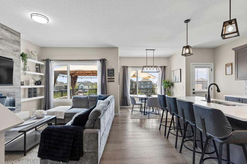 Photo of 210 Knight Avenue, Crossfield, AB T0M 0S0 (MLS # A2327951)