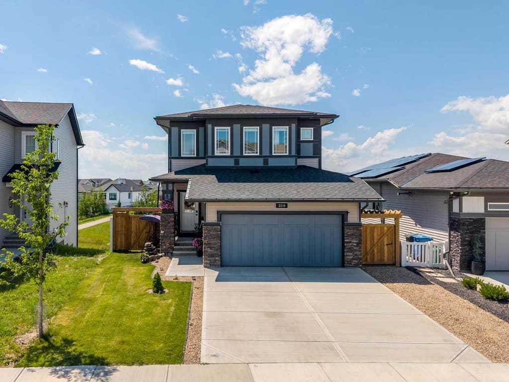 Photo of 210 Knight Avenue, Crossfield, AB T0M 0S0 (MLS # A2327951)
