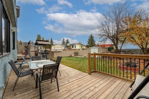 9 Hunters Mews Okotoks AB T1S 1M2