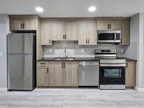 60 Herron Walk NE Calgary AB T3P 2L2