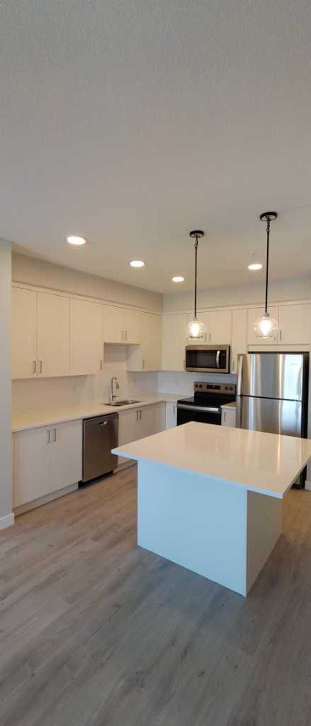 Photo of 660 Shawnee Square SW #403, Calgary, AB T2Y 0X6 (MLS # A2279294)