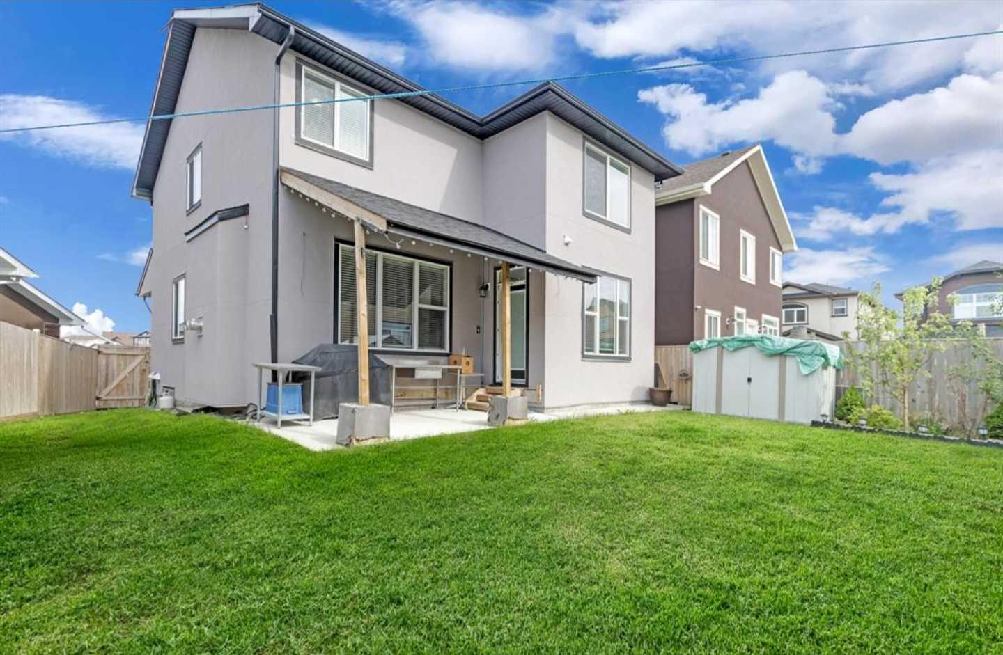 76 SADDLELAKE GREEN NE