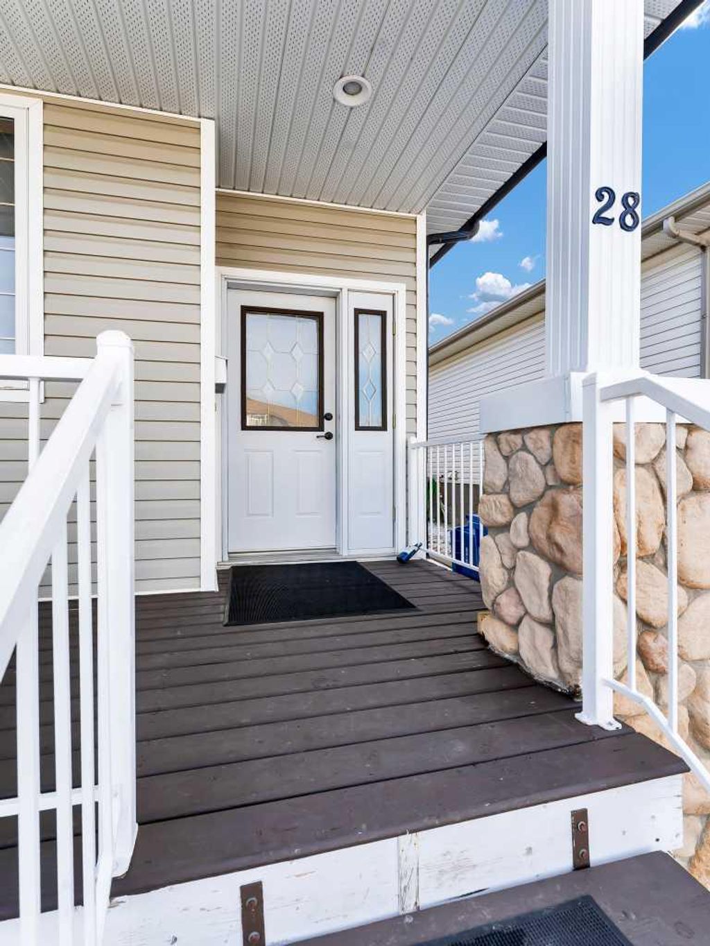 Photo of 28 Stonegate Crescent SE, Medicine Hat, AB T1B 4L3 (MLS # A2283483)