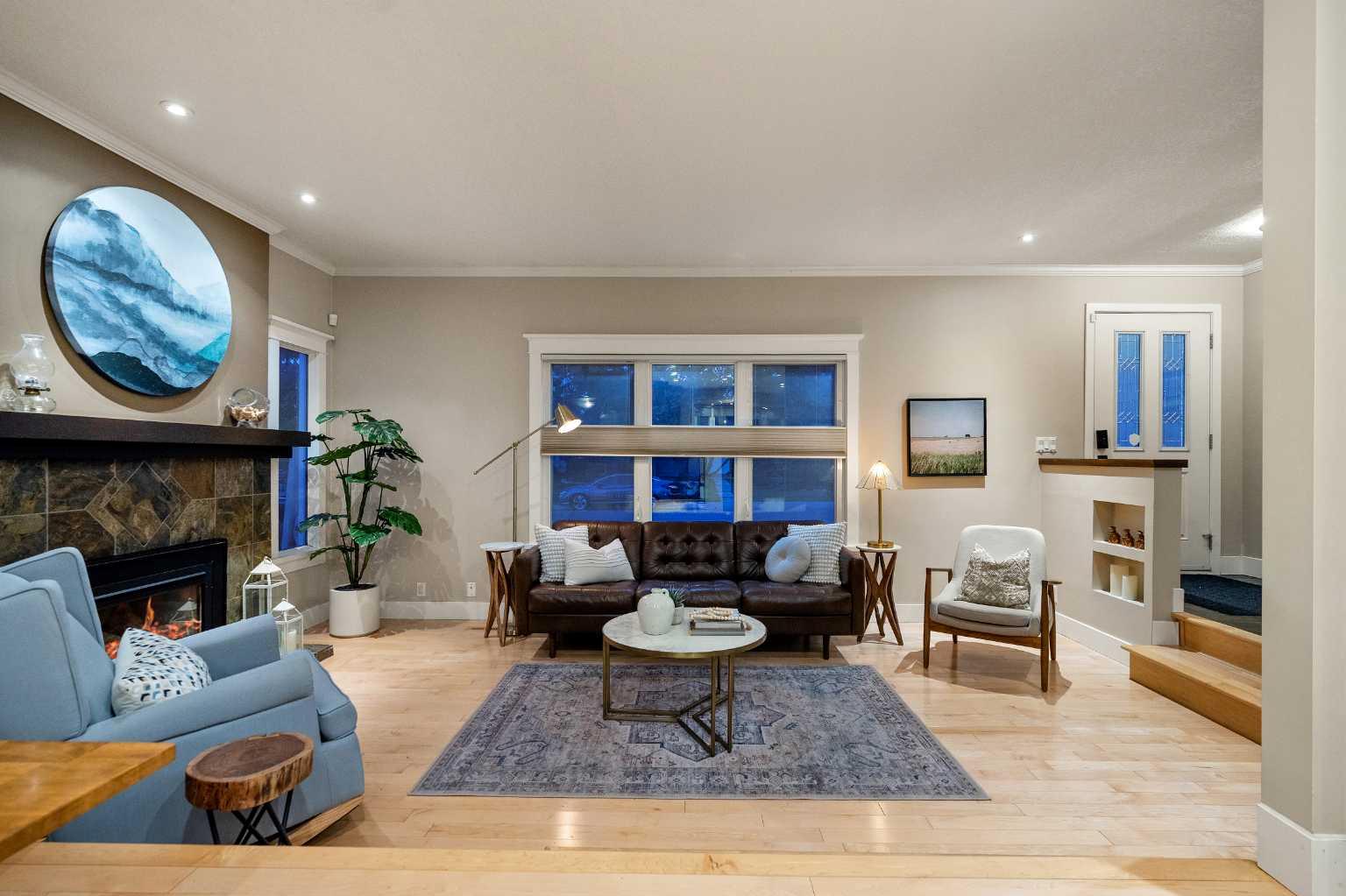 196 Lake Adams Crescent SE