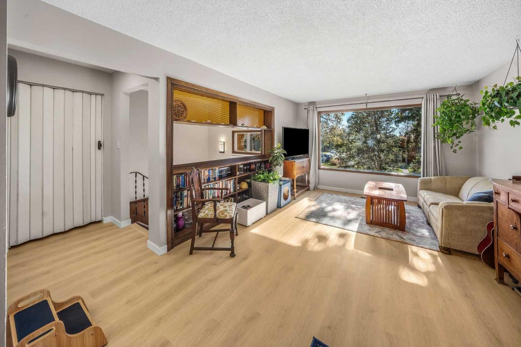 Photo of 2658 11 Avenue SE, Calgary, AB T2A 0E3 (MLS # A2352774)