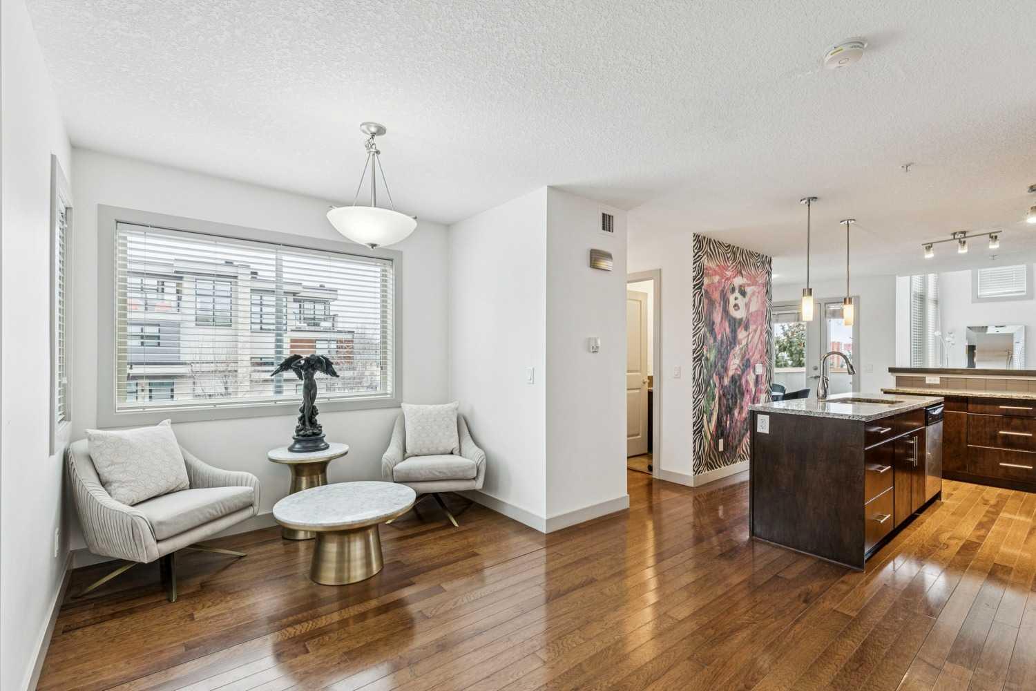 1905 27 Avenue SW 201