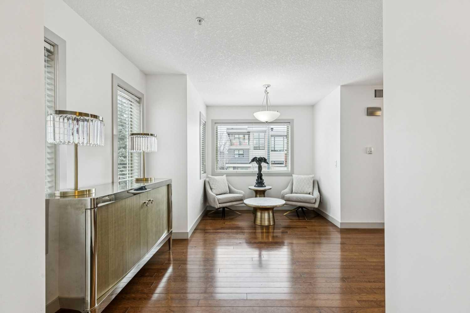1905 27 Avenue SW 201