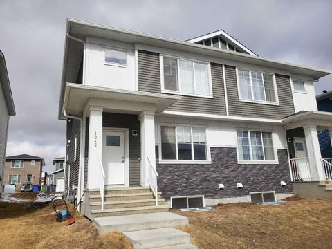 Photo of 1045 West Lakeview Drive, Chestermere, AB T1X 2T2 (MLS # A2298127)