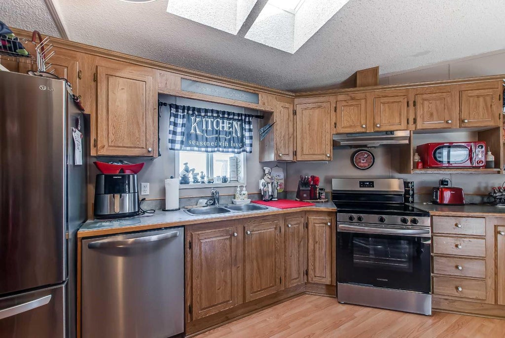 Photo of 4000 13 Avenue SE #236, Medicine Hat, AB T1B 1J3 (MLS # A2350040)