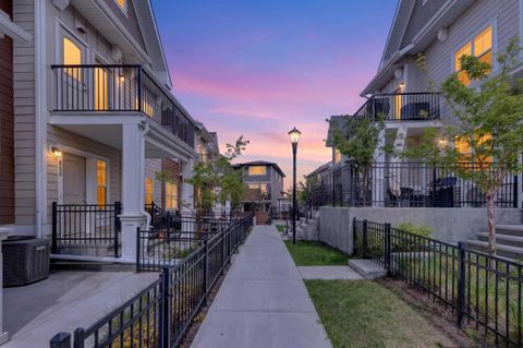 Photo of 814 Cranbrook Walk SE, Calgary, AB T3M 2V5 (MLS # A2314005)