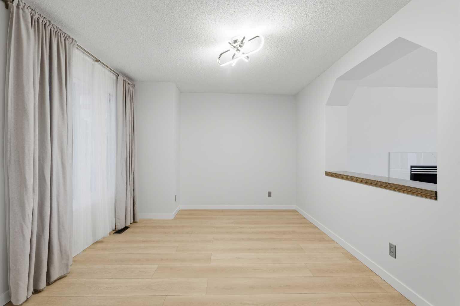 210 Douglas Glen Point SE