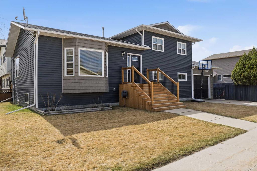Photo of 2 Pritchard Drive, Whitecourt, AB T7S 1B7 (MLS # A2308240)