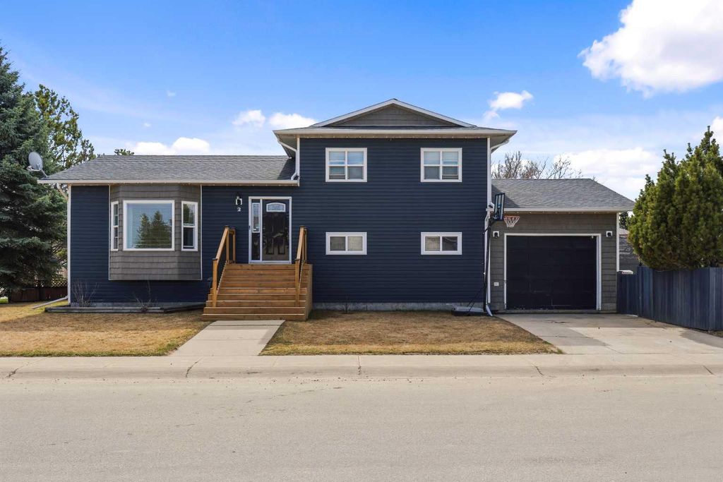 Photo of 2 Pritchard Drive, Whitecourt, AB T7S 1B7 (MLS # A2308240)