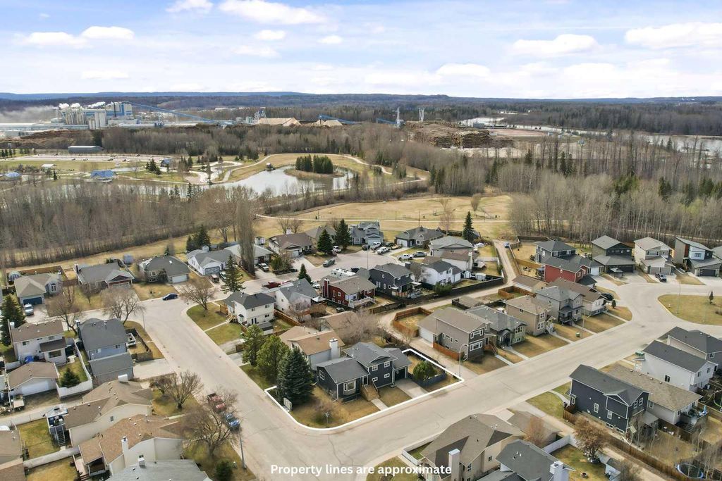 Photo of 2 Pritchard Drive, Whitecourt, AB T7S 1B7 (MLS # A2308240)