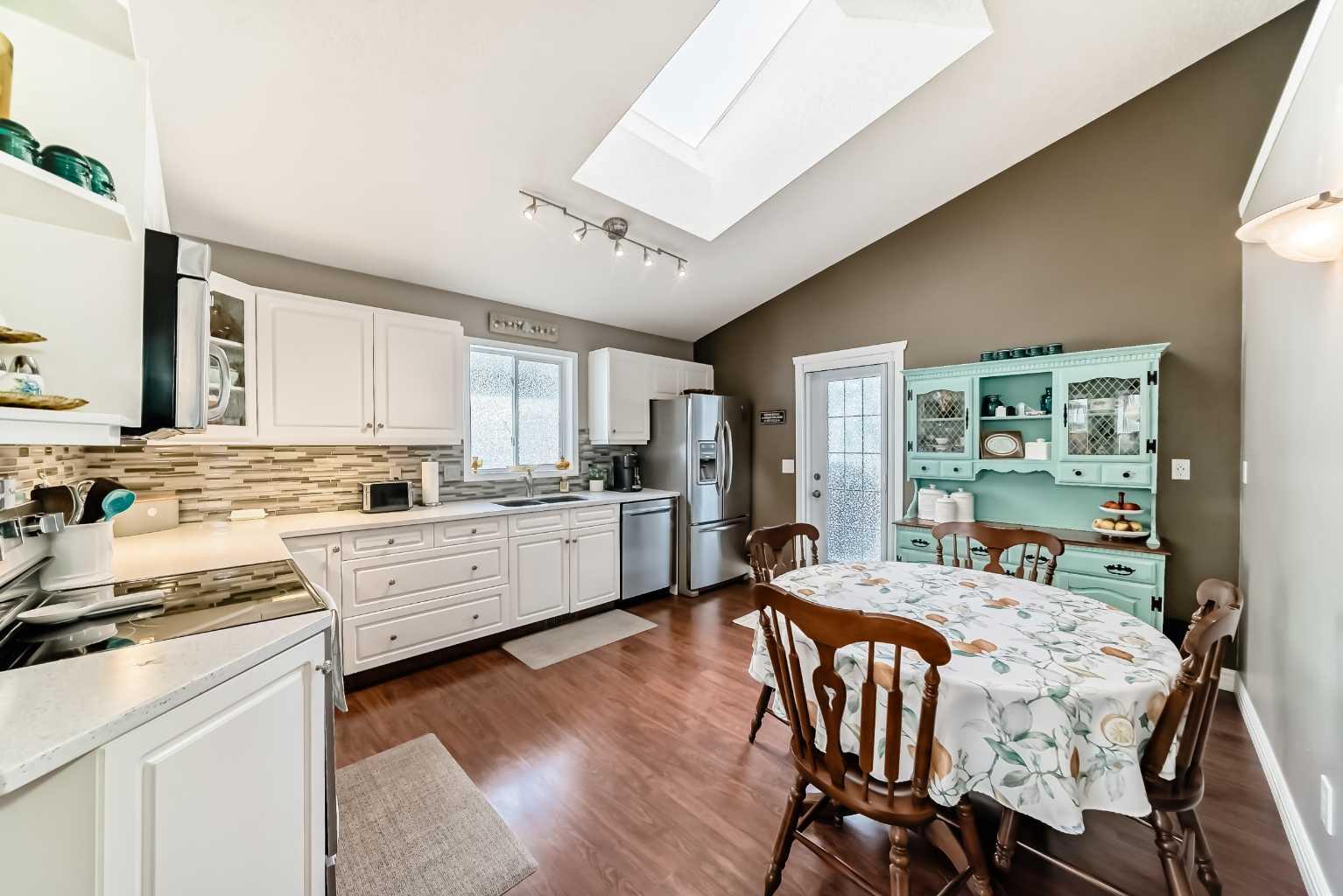 115 Sunridge Crescent NW