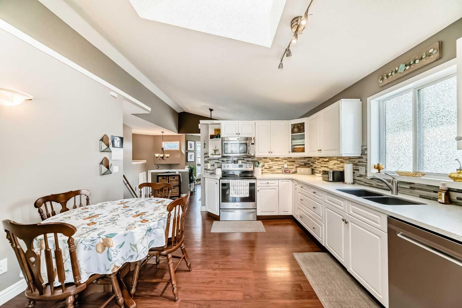 115 Sunridge Crescent NW