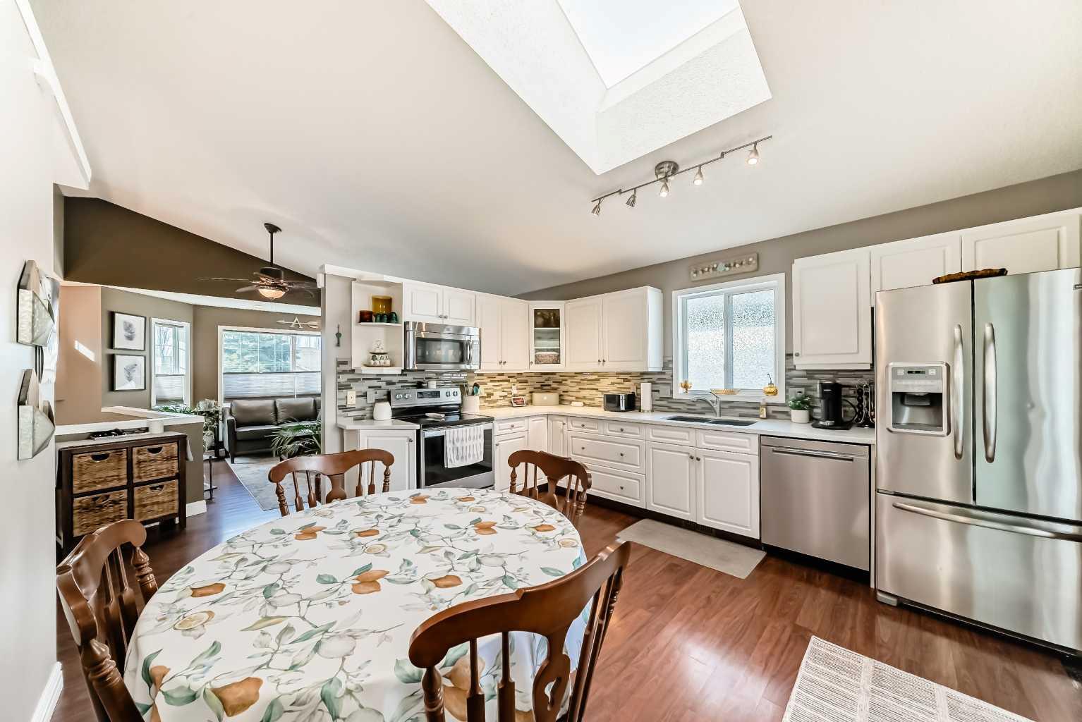 115 Sunridge Crescent NW