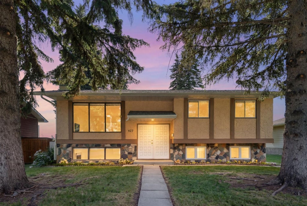 Photo of 427 Queensland Road SE, Calgary, AB T2J 3S5 (MLS # A2321841)