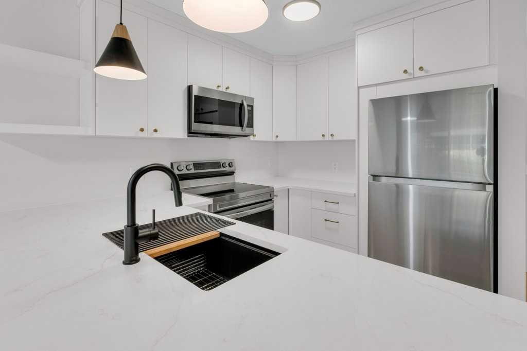 30 Richard Court SW 140
