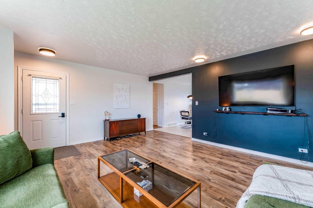 Photo of 972 Poplar Avenue, Pincher Creek, AB T0K 1W0 (MLS # A2352353)