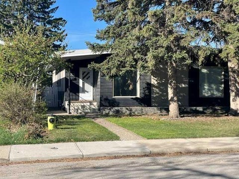 Photo of 2713 Canmore Road NW, Calgary, AB T2M 4J6 (MLS # A2278776)