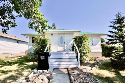 Photo of 408 2 Avenue E, Oyen, AB T0J 2J0 (MLS # A2339728)