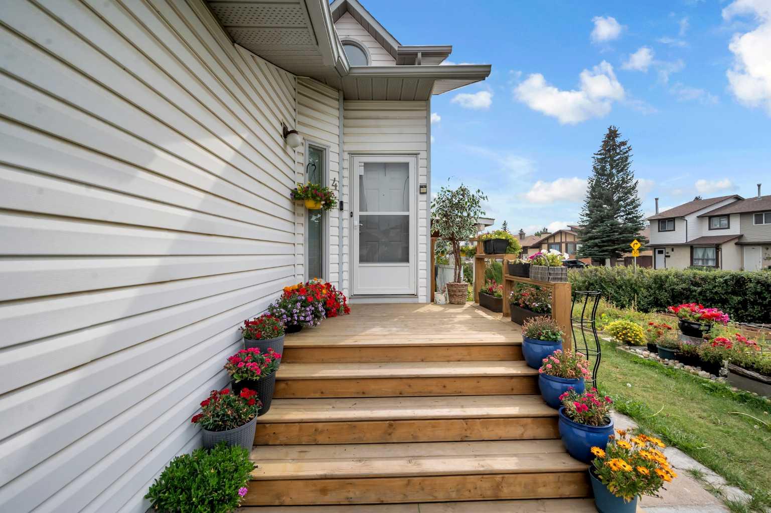 4 Fallingworth Bay NE