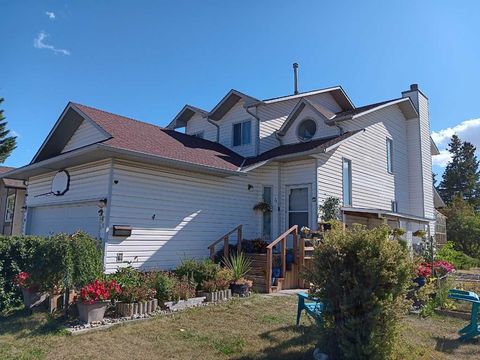 4 Fallingworth Bay NE Calgary AB T3J 1G3