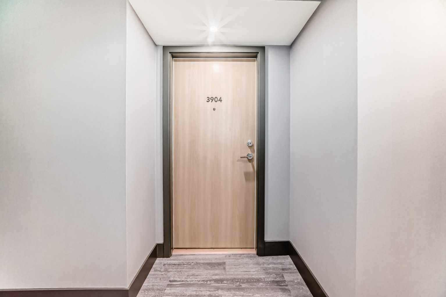 530 3 Street SE 3904