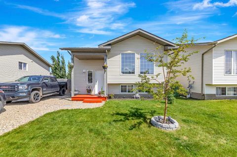 Photo of 1505 49 Avenue, Lloydminster, SK S9V 2E7 (MLS # A2325266)