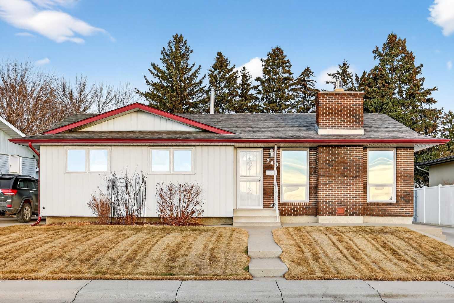 740 Lysander Drive SE