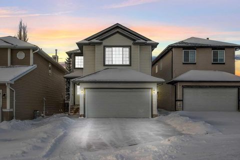 105 Covemeadow Bay NE Calgary AB T3K 6E9