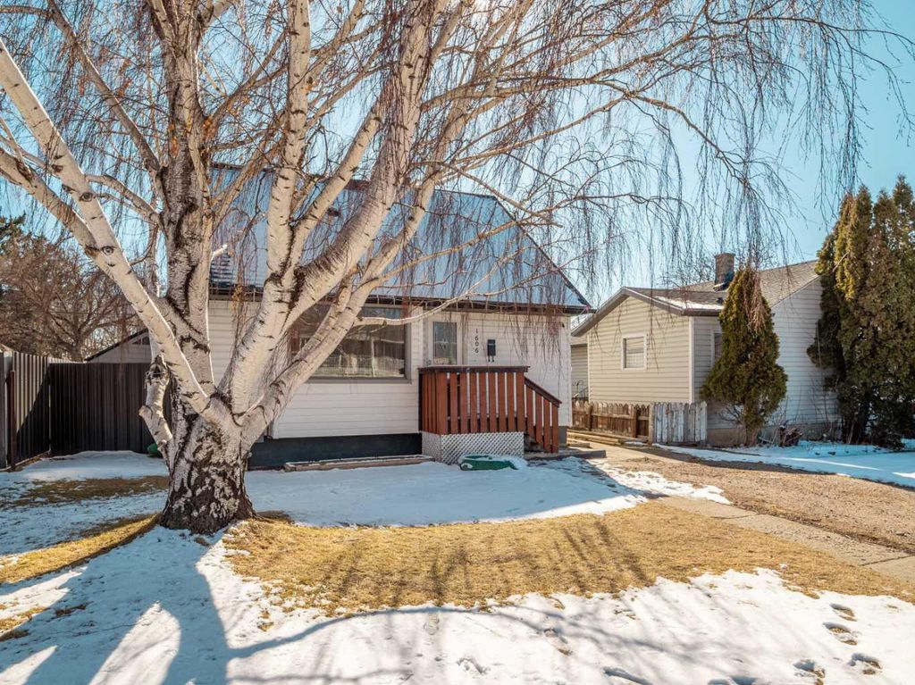 Photo of 1606 5 A Avenue N, Lethbridge, AB T1H 0P9 (MLS # A2293541)
