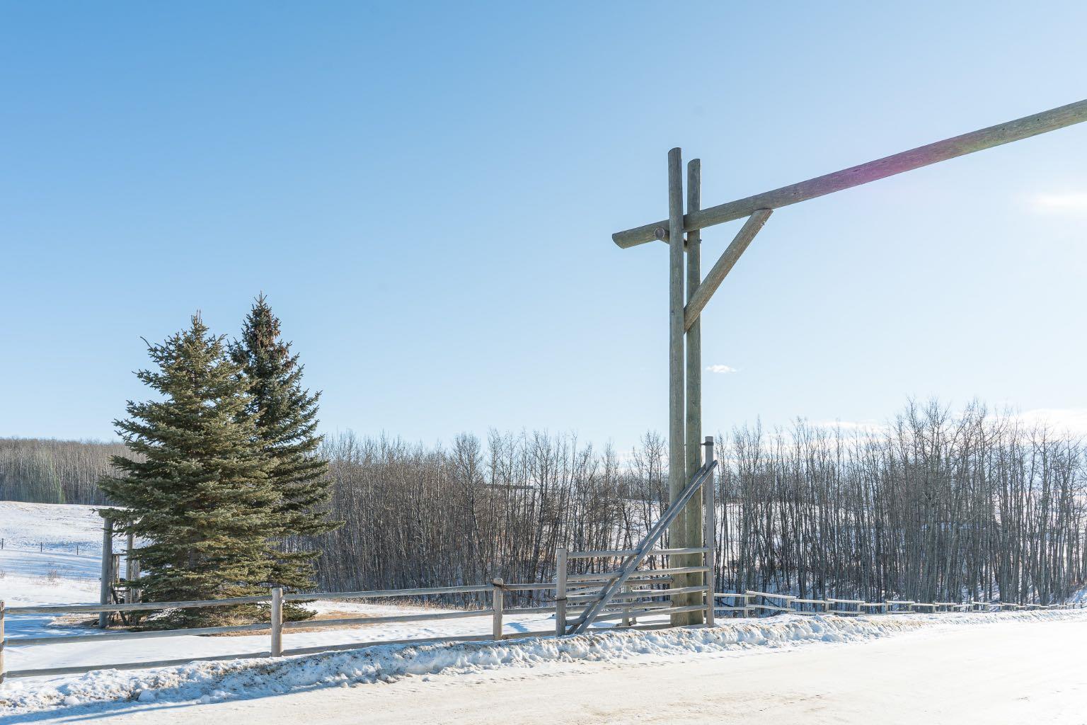 284029 Township Road 422 2