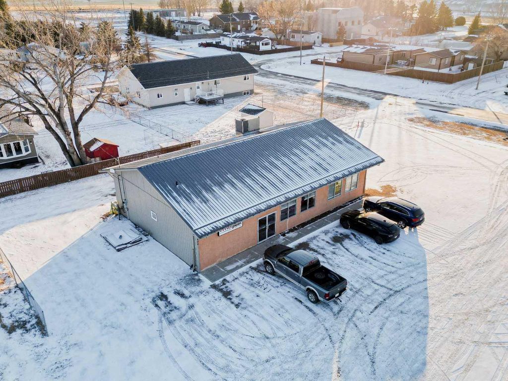 Photo of 406 1 Street S, Grassy Lake, AB T0K 0Z0 (MLS # A2313938)