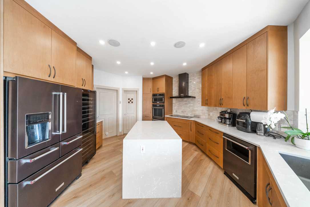 39 Slopes Grove SW