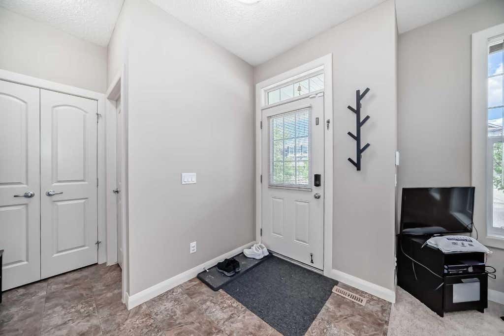 Photo of 176 Evanspark Gardens Gdns, Calgary, AB T3P 0G7 (MLS # A2321383)