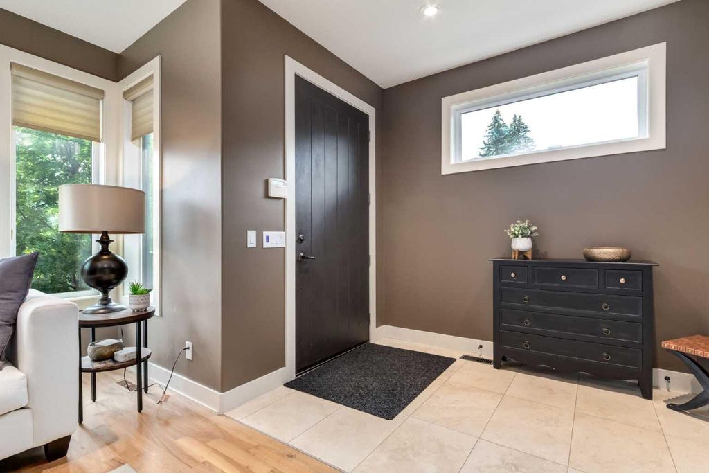Photo of 1713 27 Street SW, Calgary, AB T3C 1L6 (MLS # A2287326)