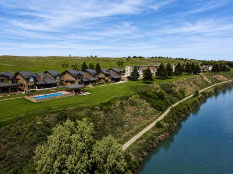Photo of 1051 3 Street NW #112, Medicine Hat, AB T1A 7Y4 (MLS # A2339039)