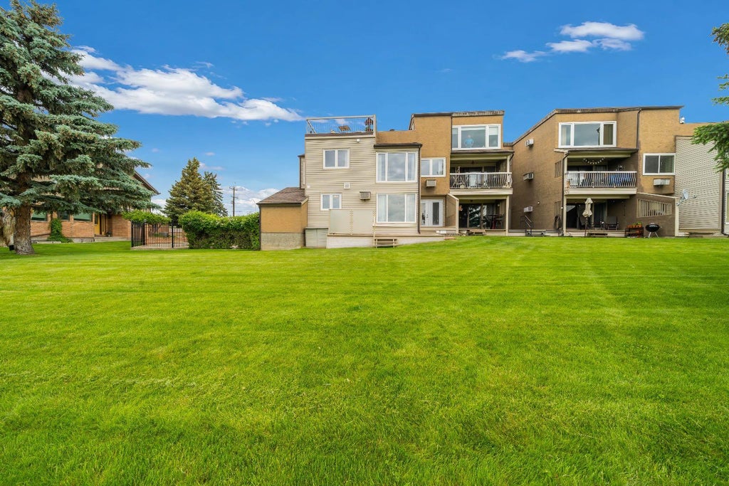 Photo of 1051 3 Street NW #112, Medicine Hat, AB T1A 7Y4 (MLS # A2339039)