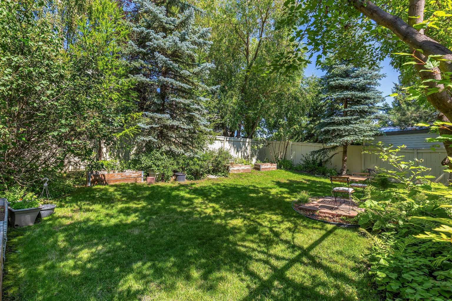 812 Diamond Court SE