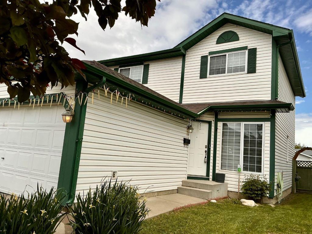 Photo of 69 Applemont Place SE, Calgary, AB T2A 7S3 (MLS # A2318469)
