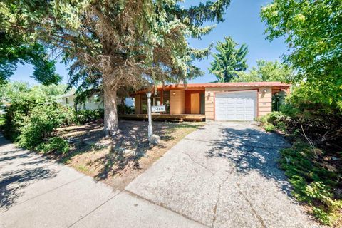 Photo of 1460 Northmount Drive NW, Calgary, AB T2L 0G6 (MLS # A2328607)
