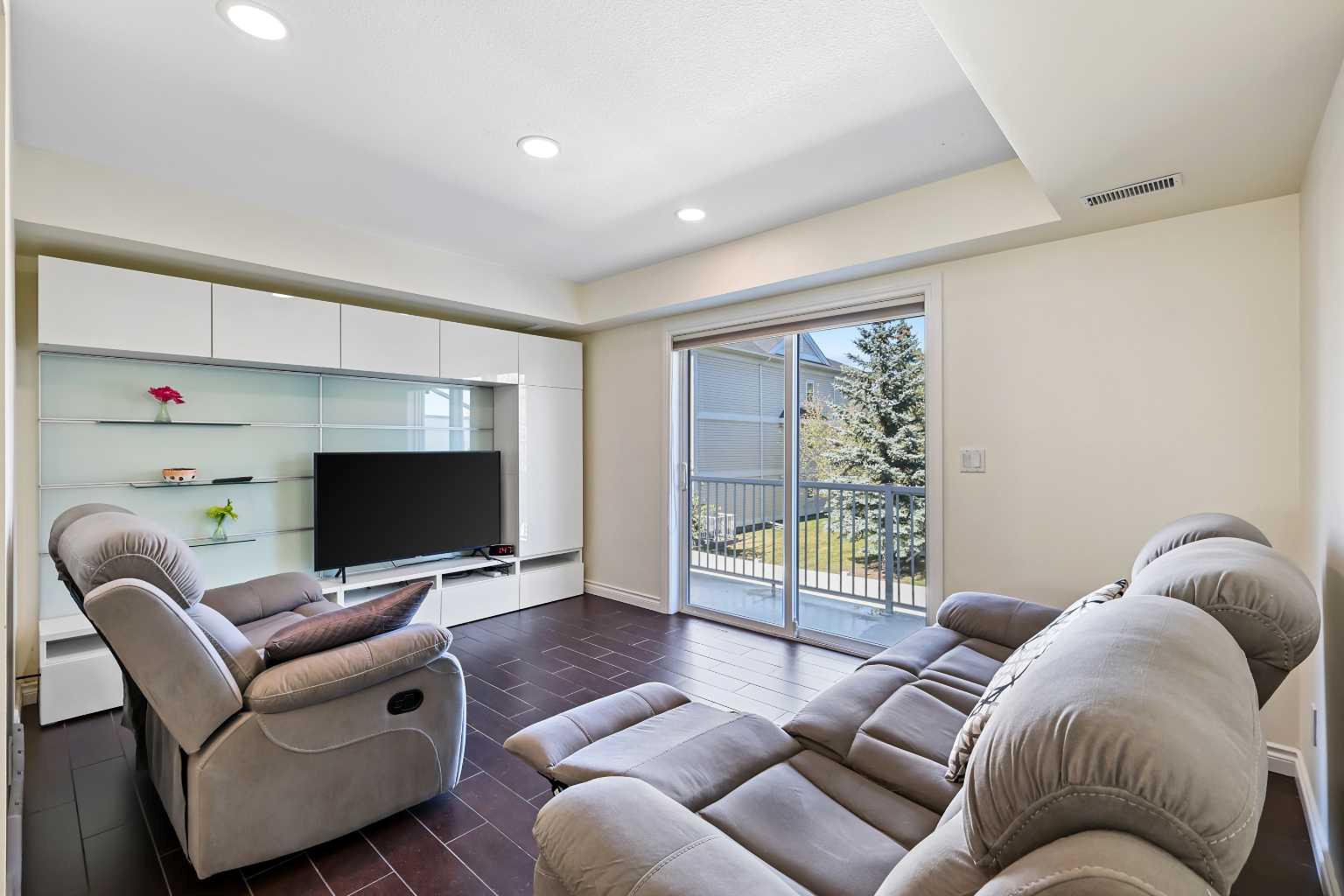 12 Chaparral Ridge Park SE