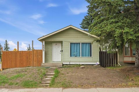 Photo of 255 Falton Drive NE, Calgary, AB T3J 2W8 (MLS # A2324414)