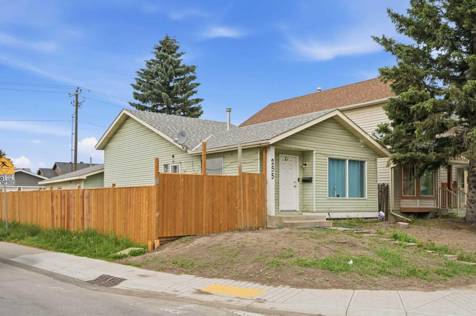 255 Falton Drive NE