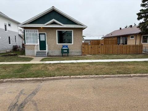 Photo of 106 4 Avenue E, Hanna, AB T0J 1P0 (MLS # A2354219)
